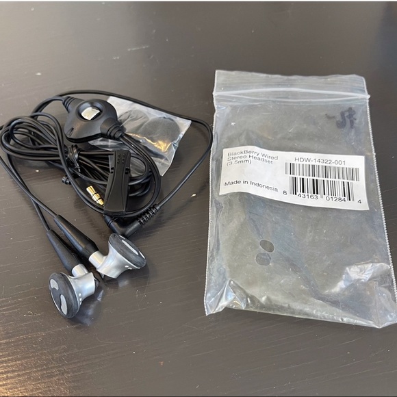 Blackberry Wired Headset NWT - Picture 3 of 3
